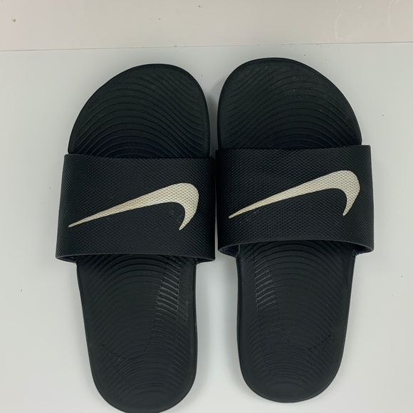 Nike Other - Nike Youth Black Swoosh Filp Flops size 4Y